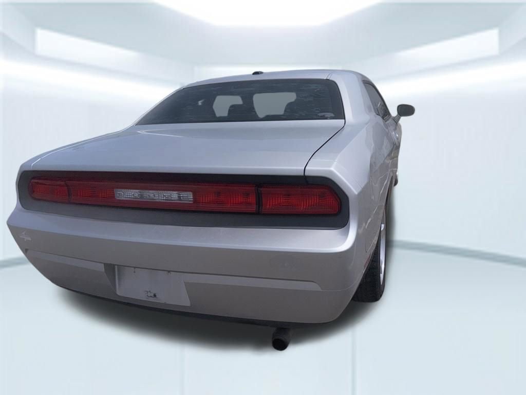 Used 2009 Dodge Challenger SE RWD image 16