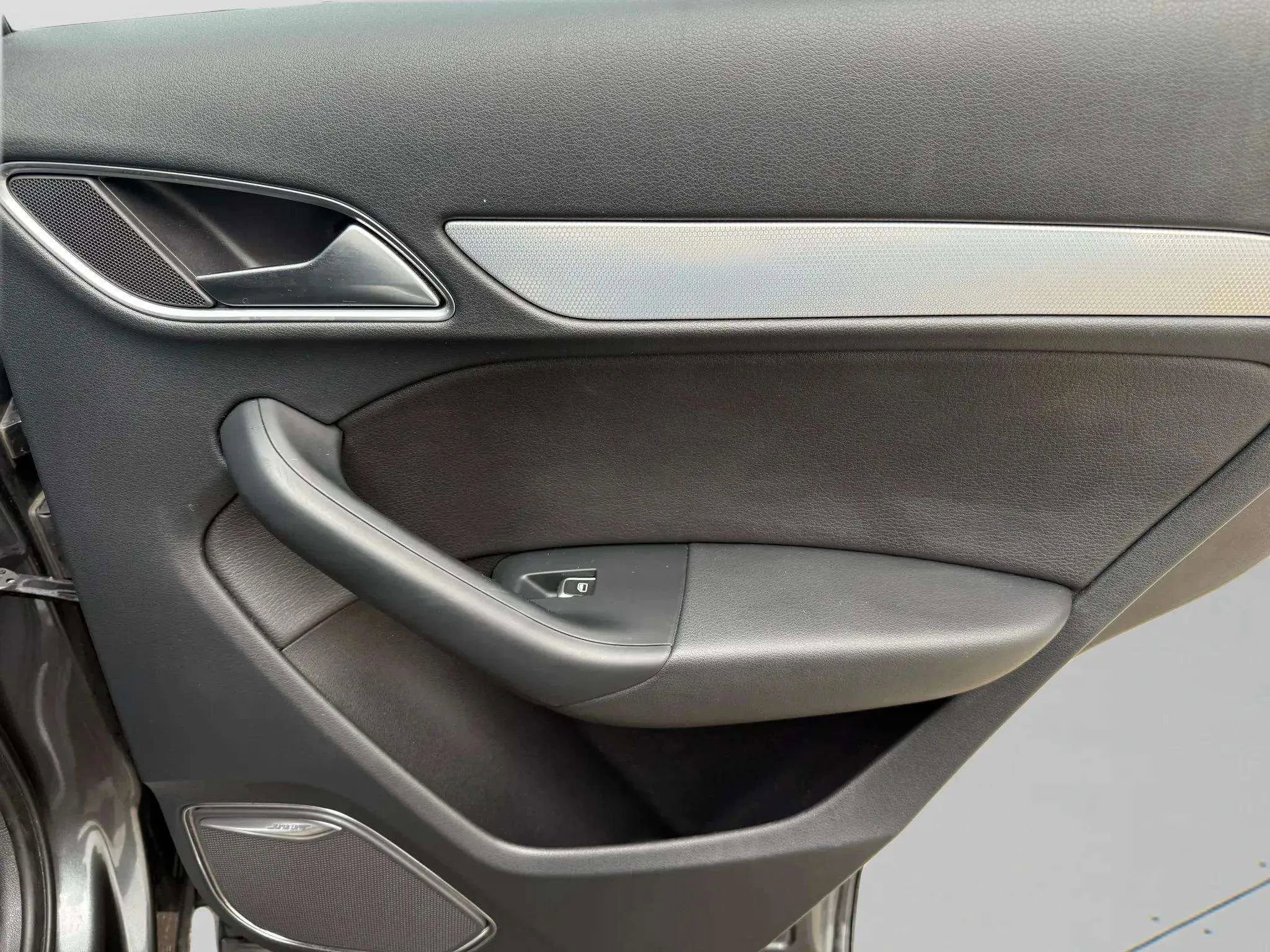 Used 2018 Audi Q3 2.0T Premium Plus w/ Premium Plus Package image 12