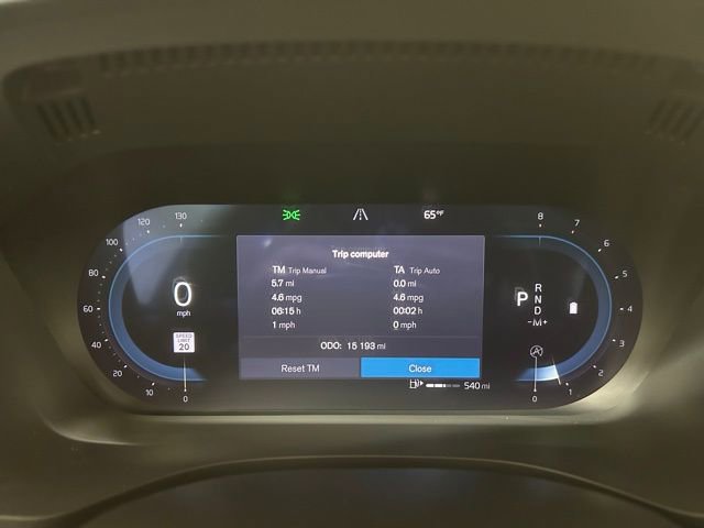 Used 2025 Volvo XC60 B5 Plus image 15