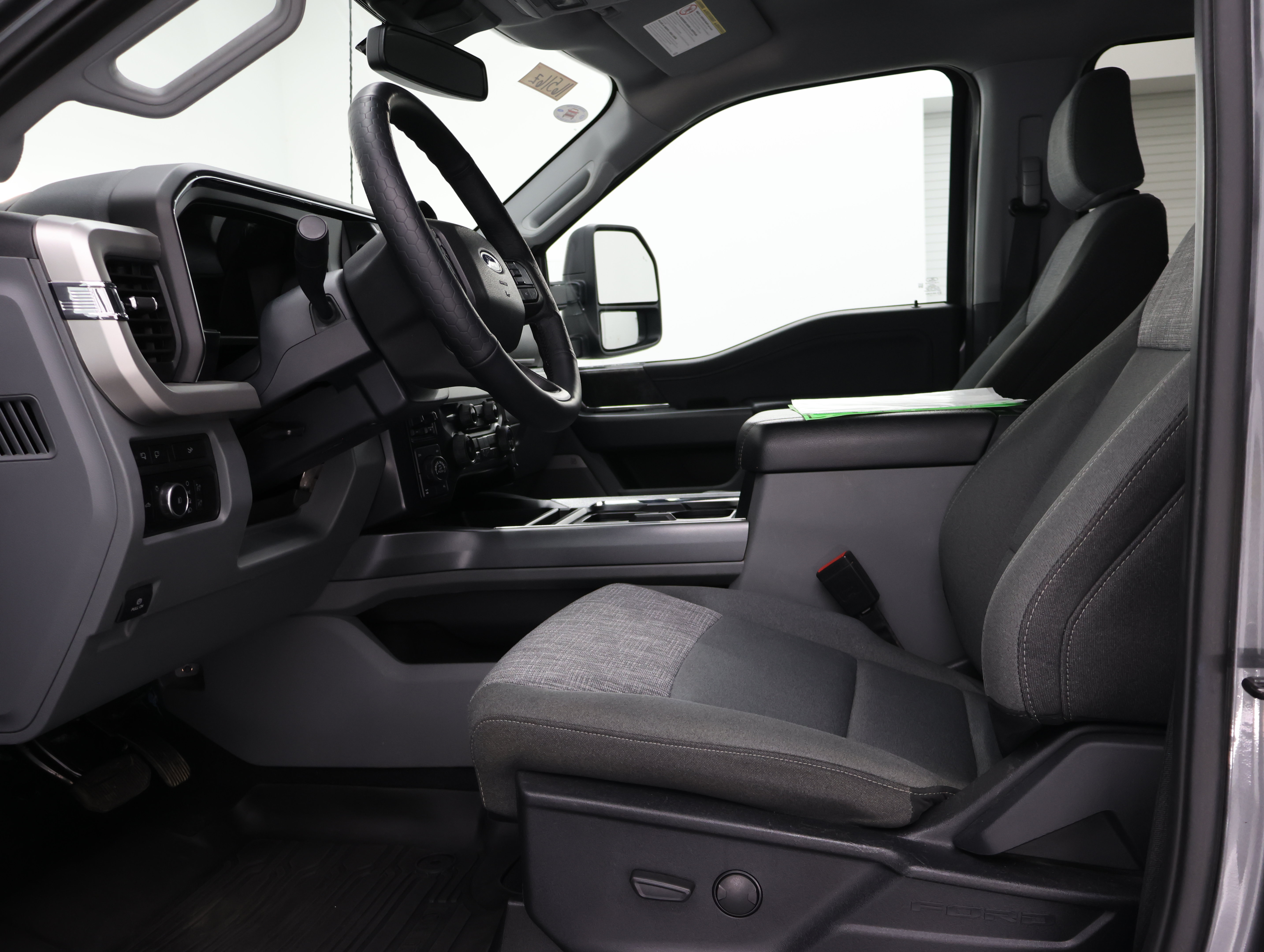 Used 2023 Ford F250 XLT w/ Black Appearance Package AWD/4WD image 8
