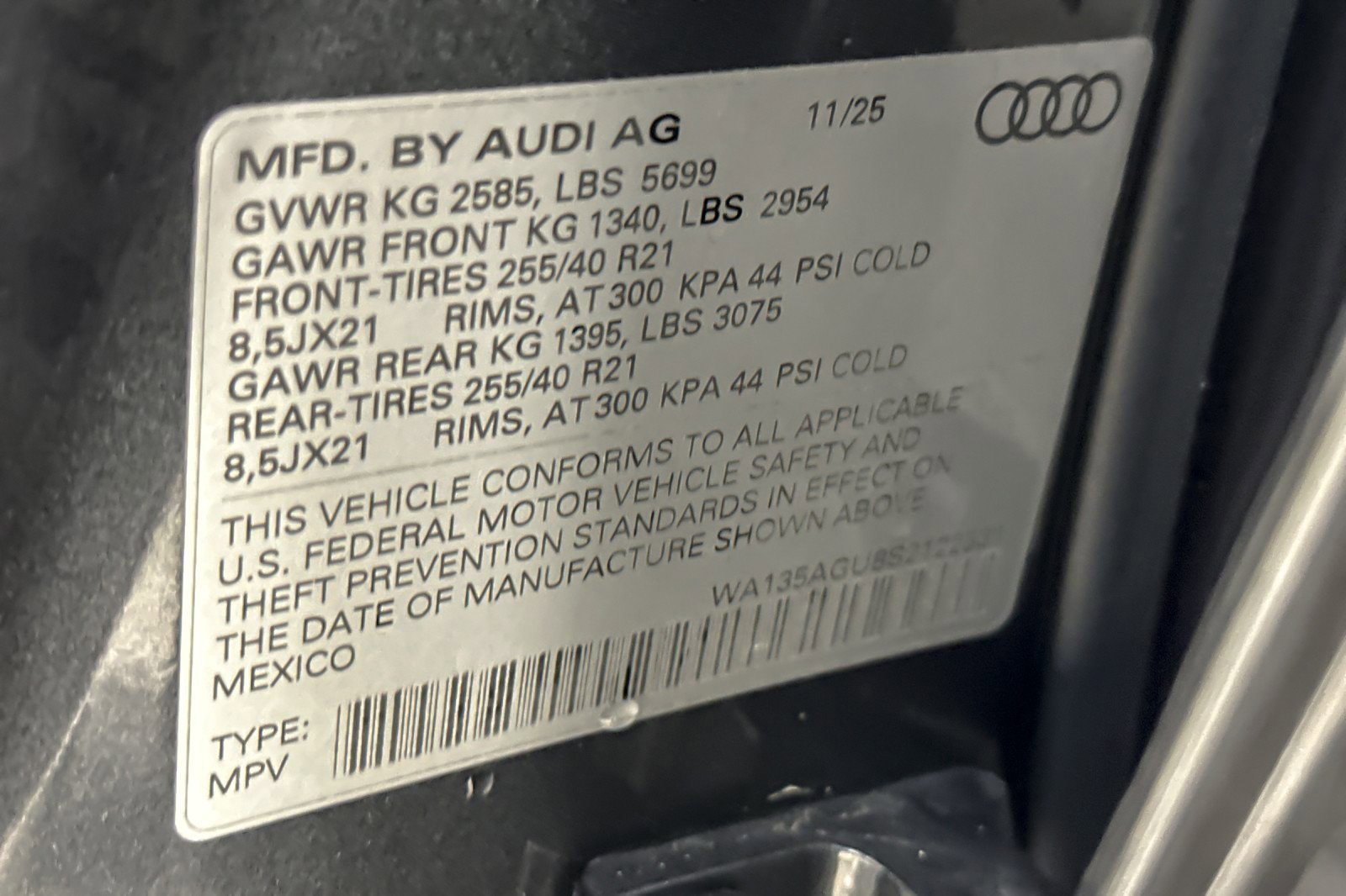 New 2025 Audi SQ5 Prestige image 24