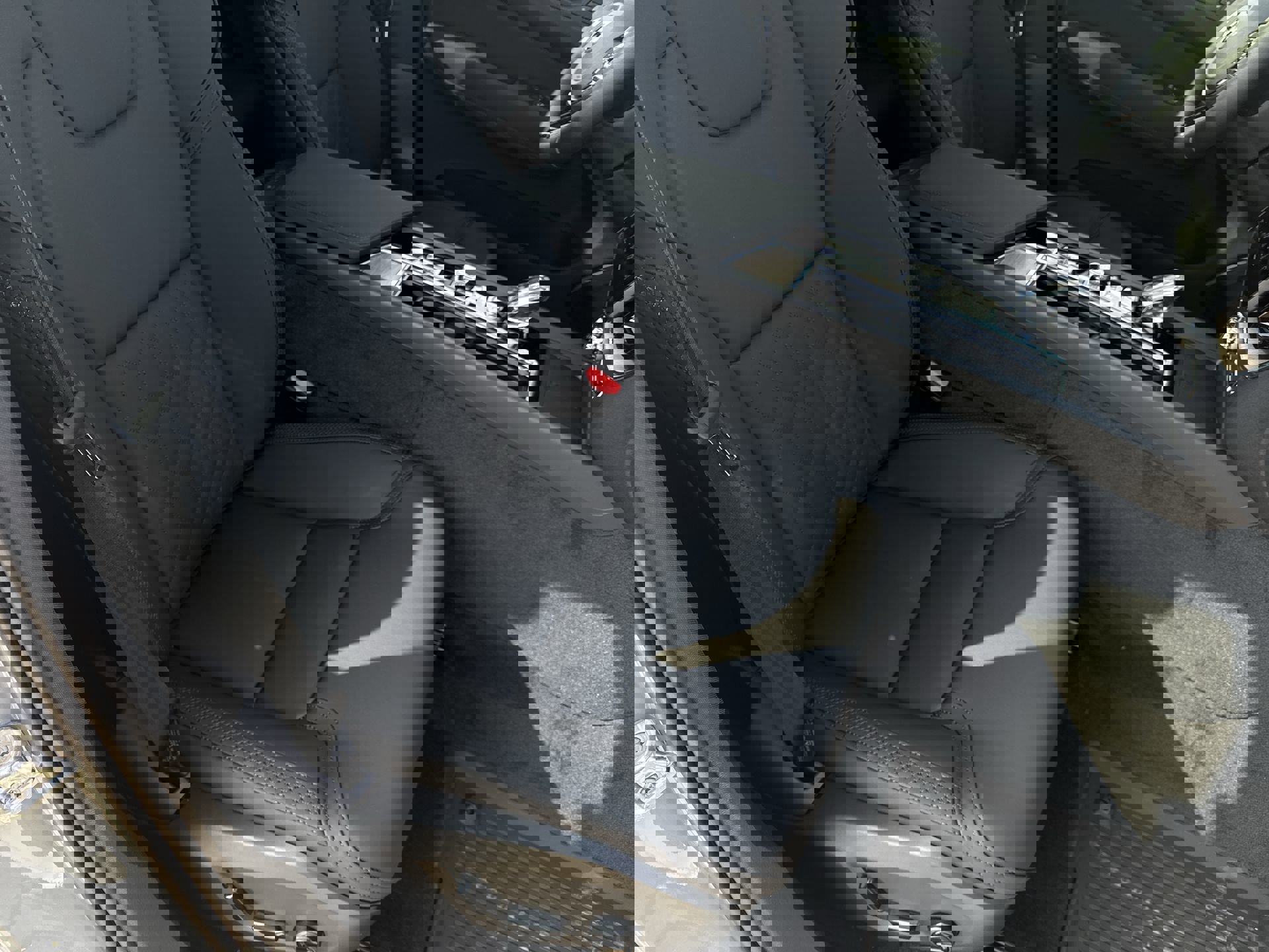 New 2026 Volvo XC60 T8 Plus w/ Protection Package Premier image 28