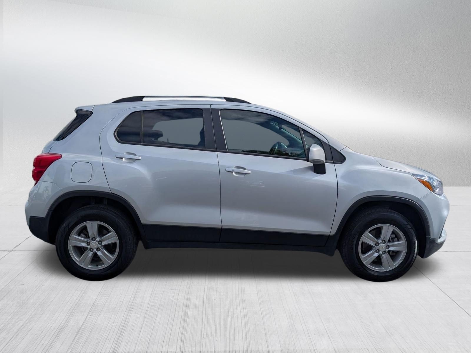 Certified 2022 Chevrolet Trax LT w/ LT Convenience Package AWD/4WD image 7
