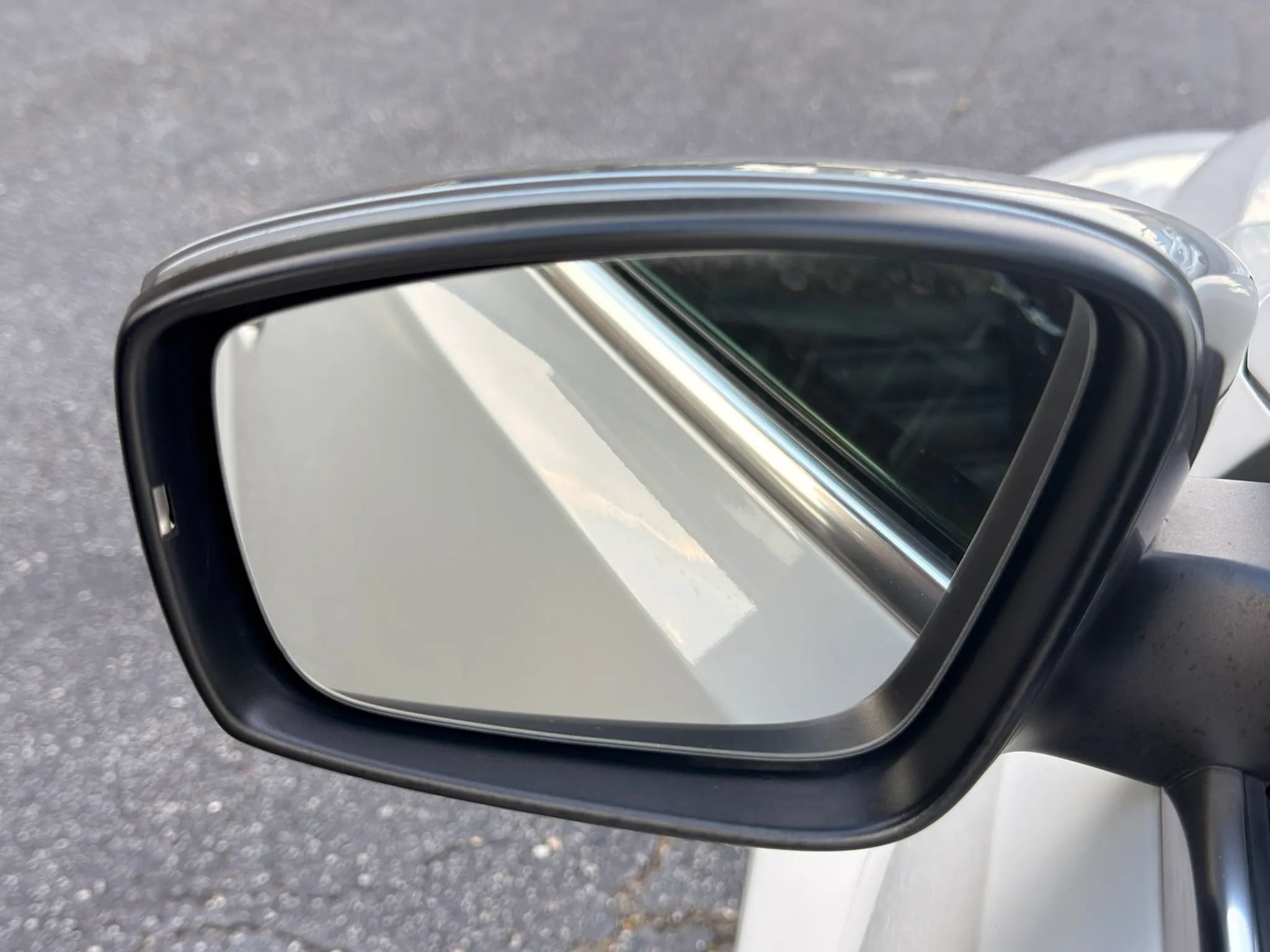 Used 2014 Volkswagen Beetle TDI FWD image 47