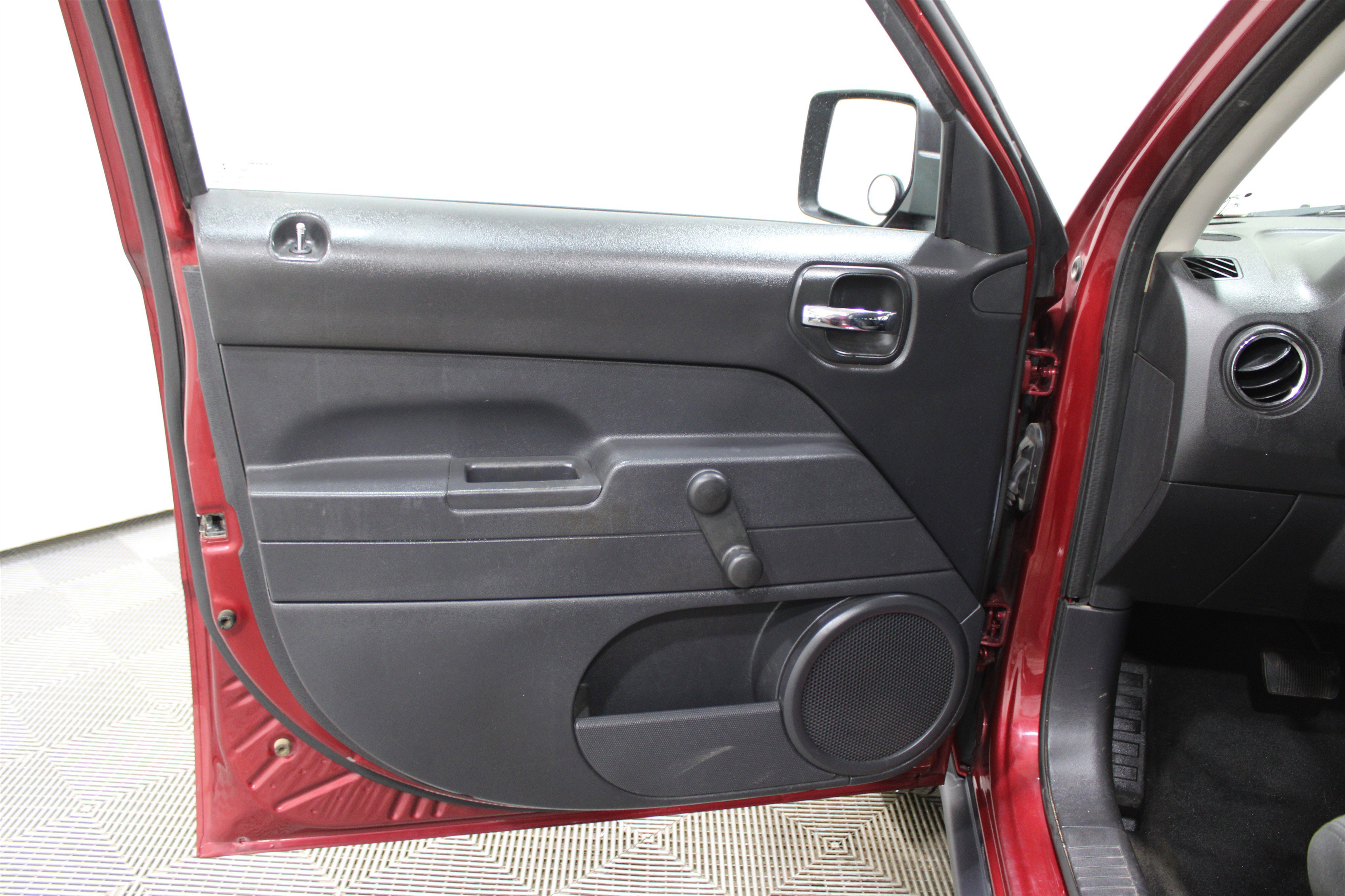 Used 2017 Jeep Patriot Sport image 5