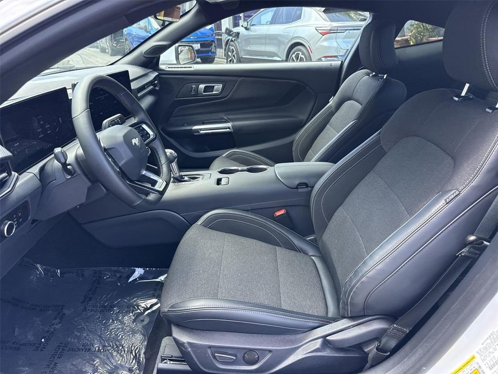 Used 2025 Ford Mustang Coupe RWD image 17