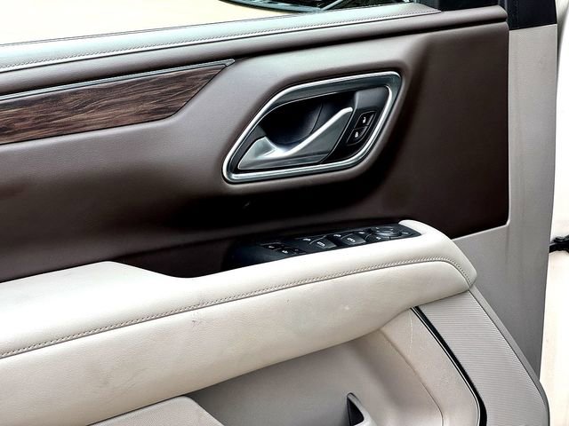 Used 2022 Chevrolet Suburban Z71 w/ Luxury Package image 9