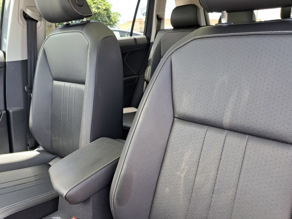 Used 2024 Volkswagen Tiguan SE w/ Panoramic Sunroof Package FWD image 19