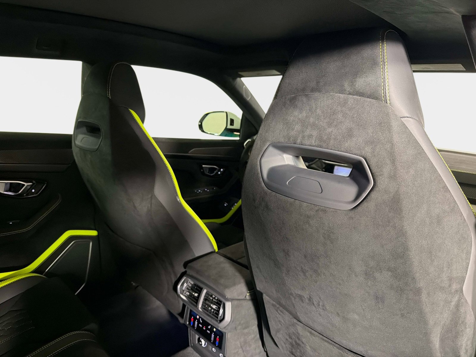 Used 2024 Lamborghini Urus Performante image 30