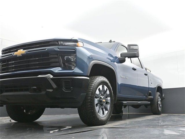 Used 2024 Chevrolet Silverado 2500 Custom w/ Custom Value Package image 40
