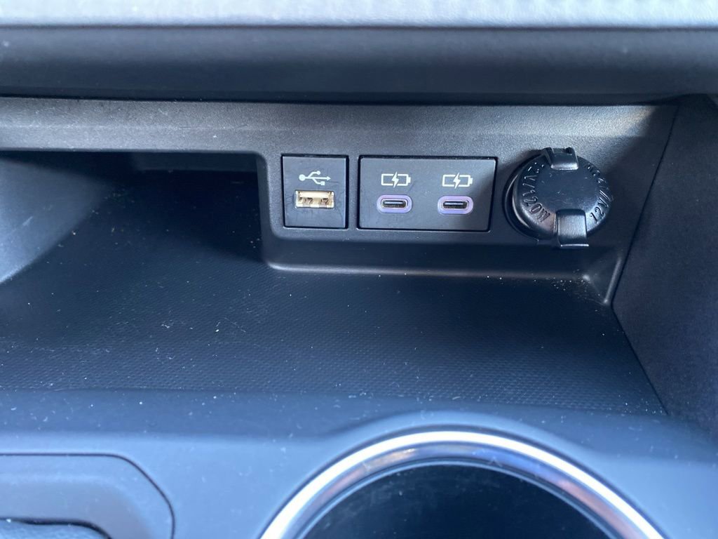 Used 2023 Toyota Highlander LE image 35