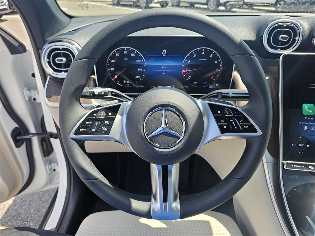 Used 2025 Mercedes-Benz GLC 300 image 16