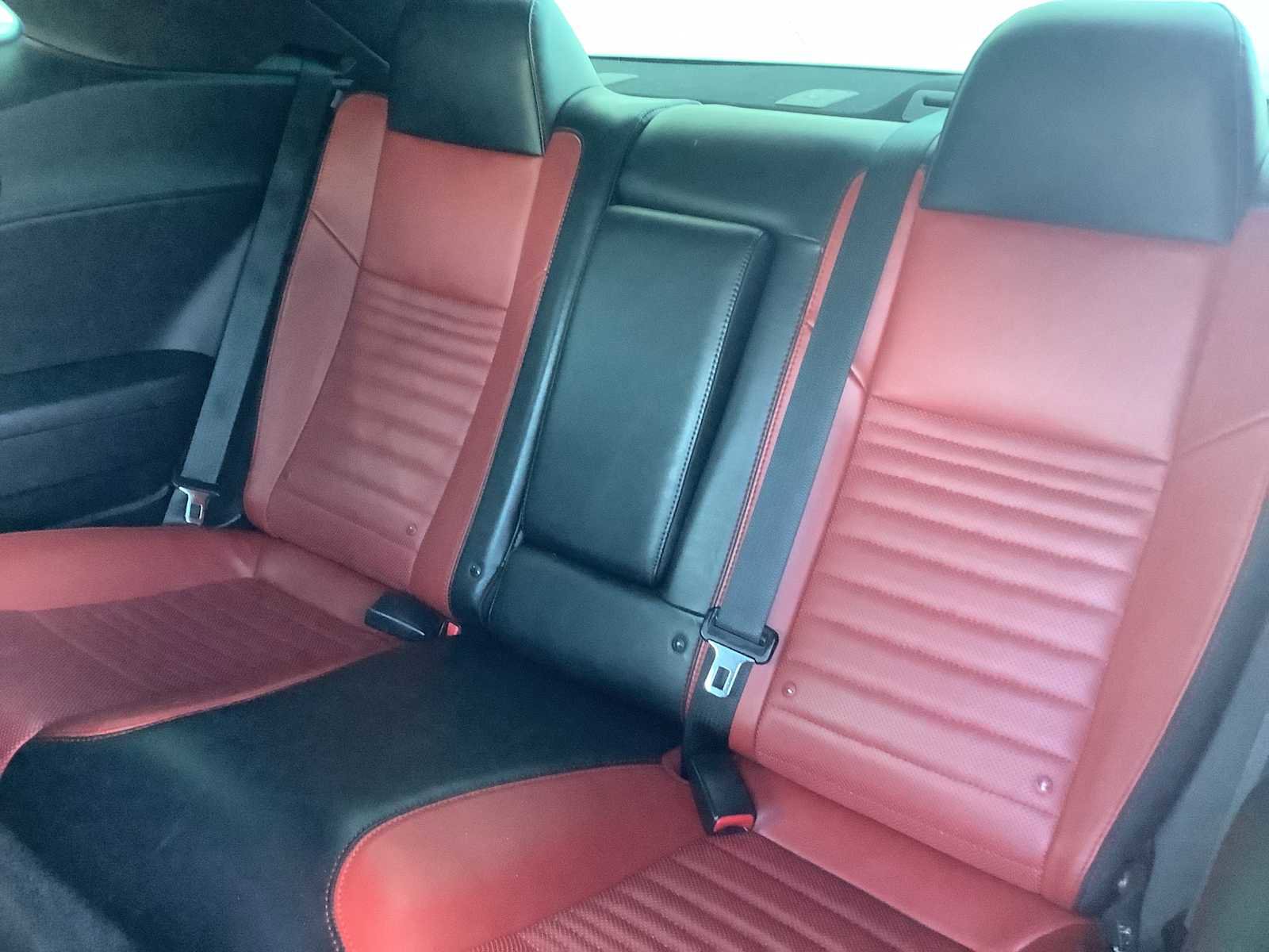 Used 2015 Dodge Challenger R/T Plus RWD image 13
