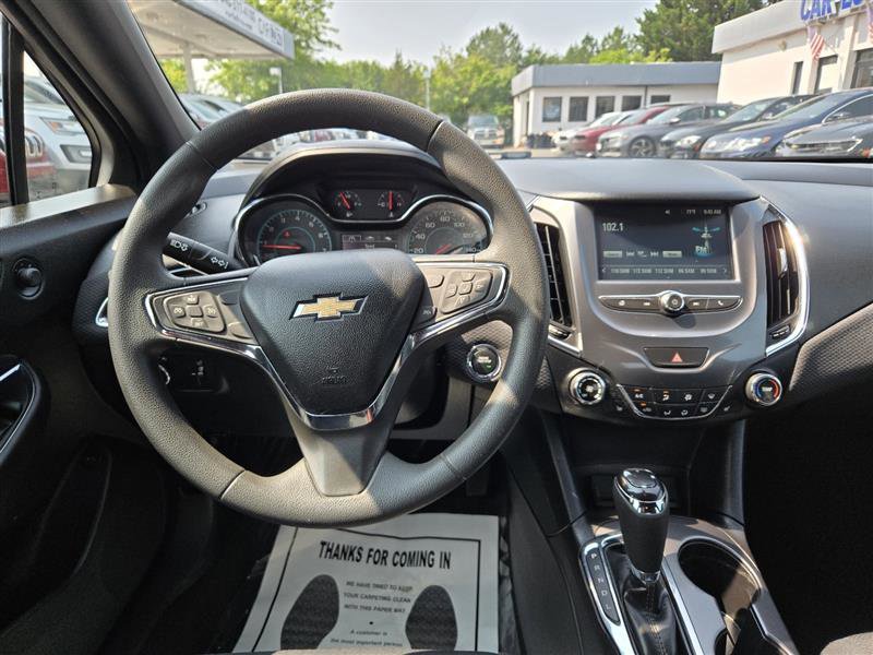 Used 2018 Chevrolet Cruze LT w/ Convenience Package image 18