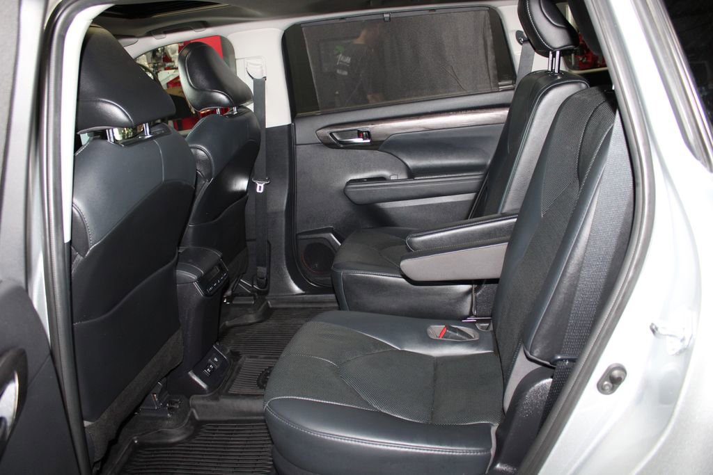 Used 2021 Toyota Highlander Limited AWD/4WD image 17