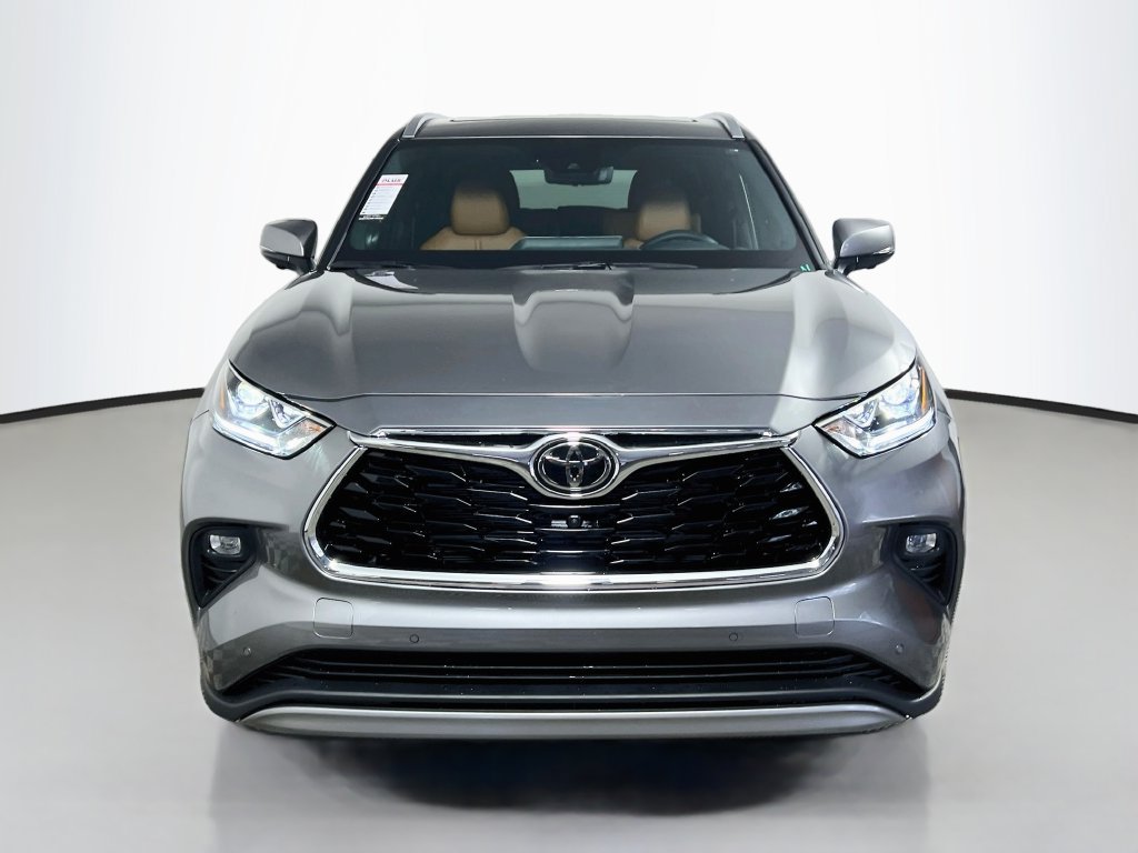New 2026 Toyota Highlander Platinum AWD/4WD image 8