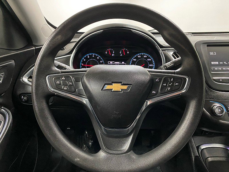 Used 2018 Chevrolet Malibu LT image 17