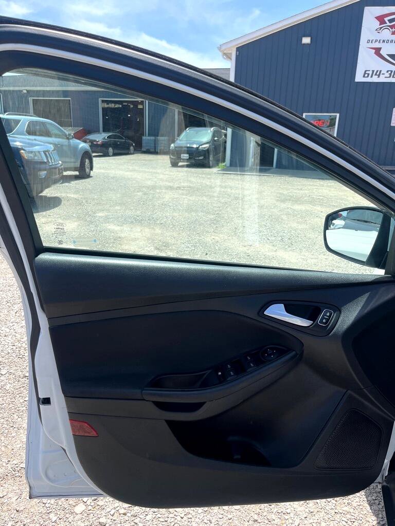 Used 2018 Ford Focus SE image 9