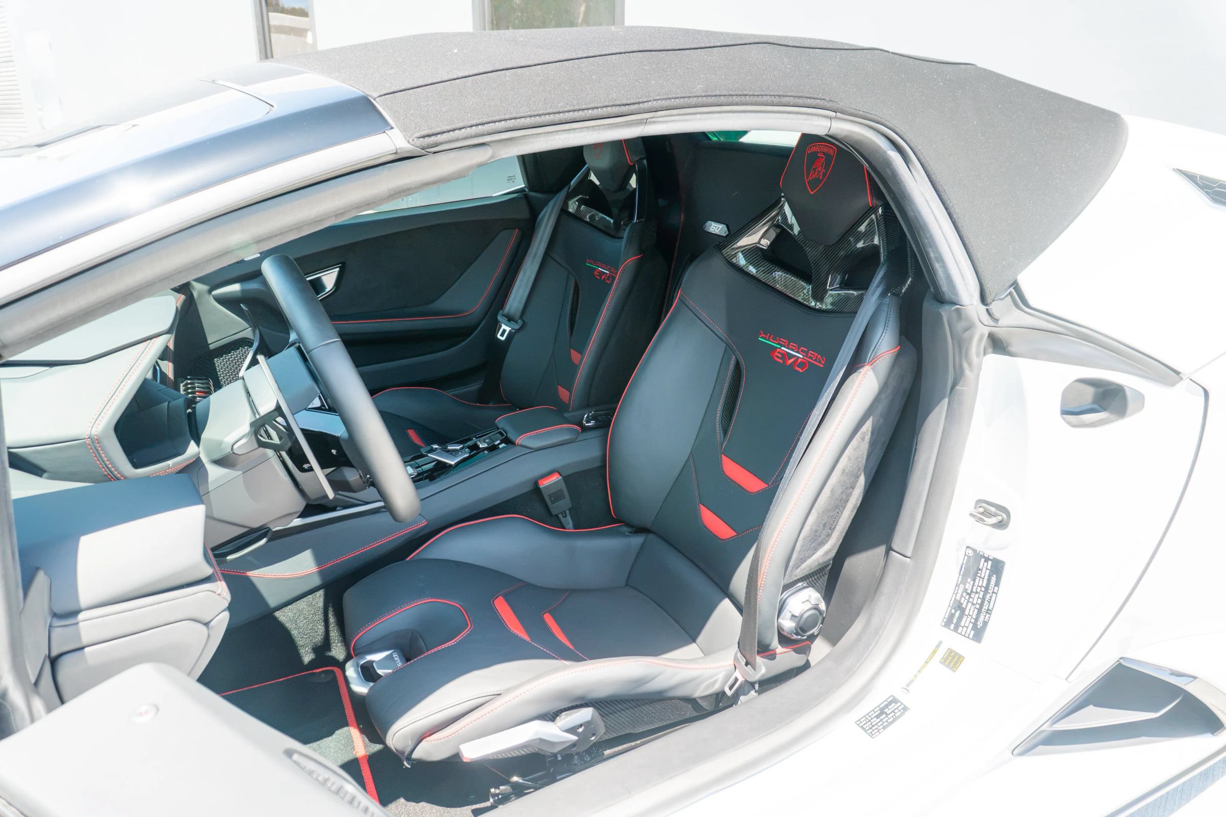 Used 2023 Lamborghini Huracan EVO RWD image 13