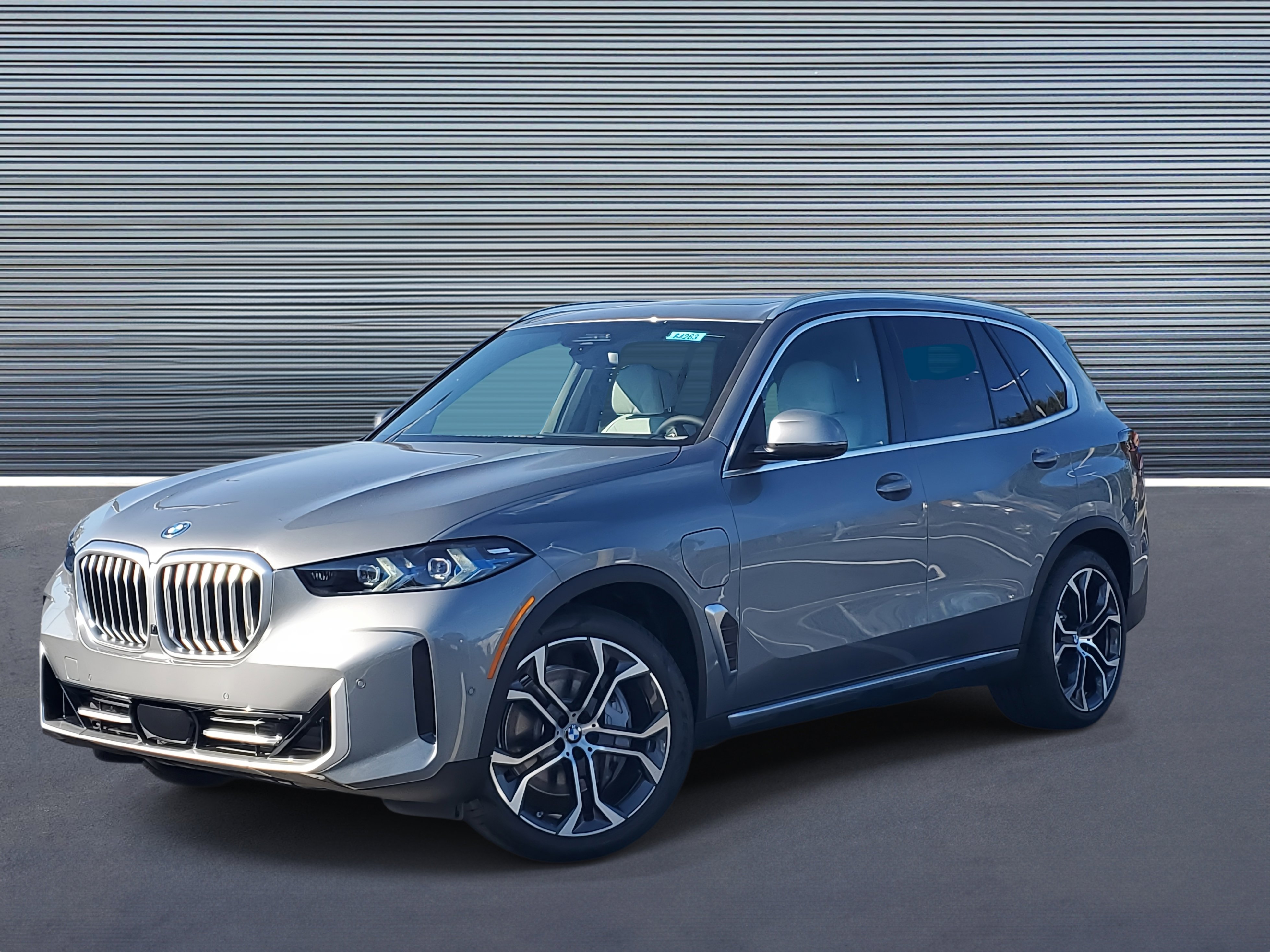 New 2026 BMW X5 xDrive50e w/ Executive Package
