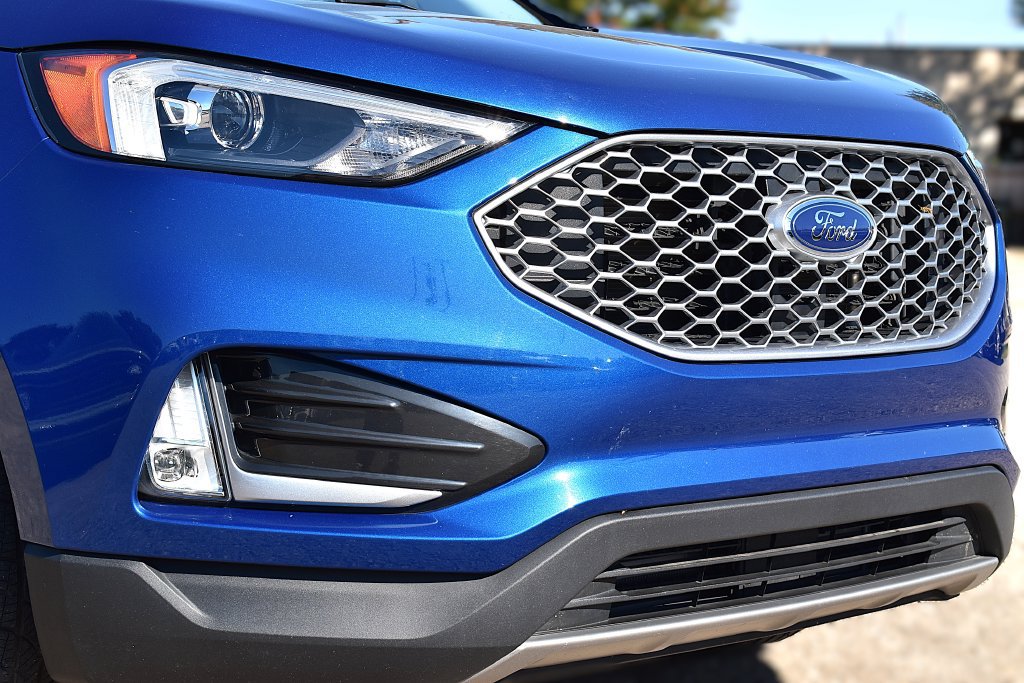 Certified 2024 Ford Edge SEL w/ Convenience Package AWD/4WD image 5
