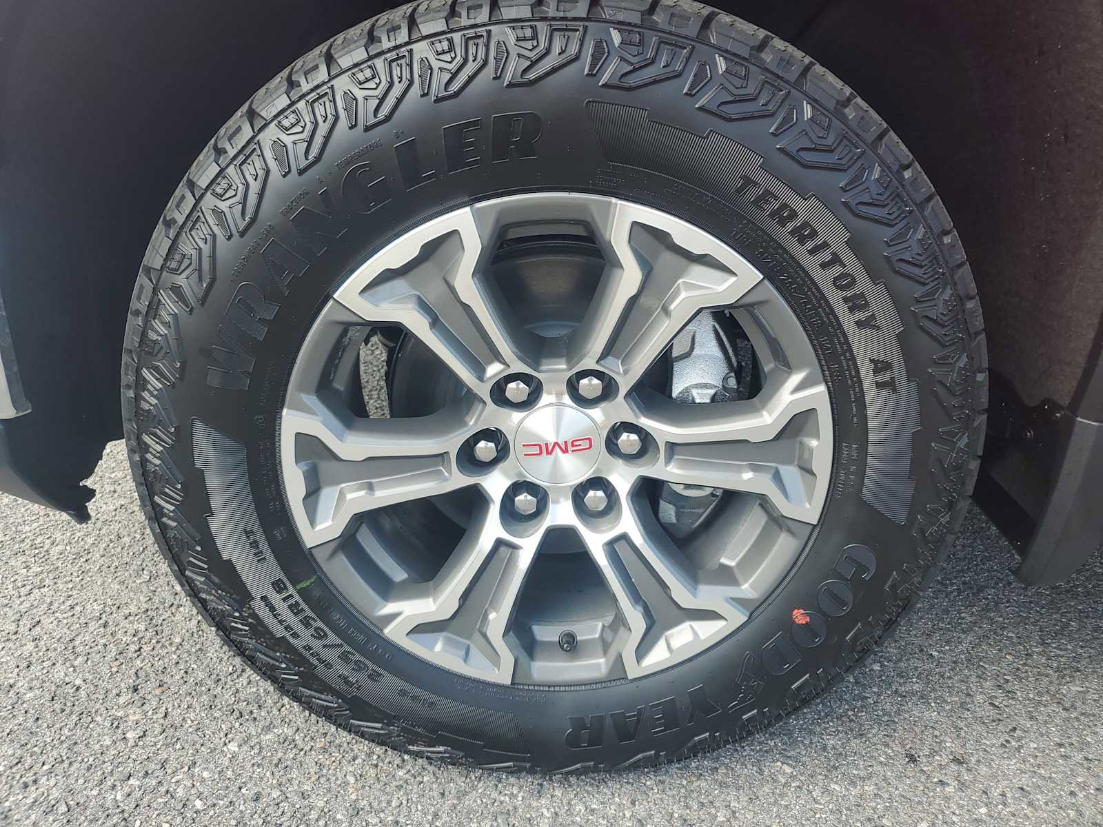 New 2026 GMC Sierra 1500 SLE w/ X31 Off-Road Package image 10