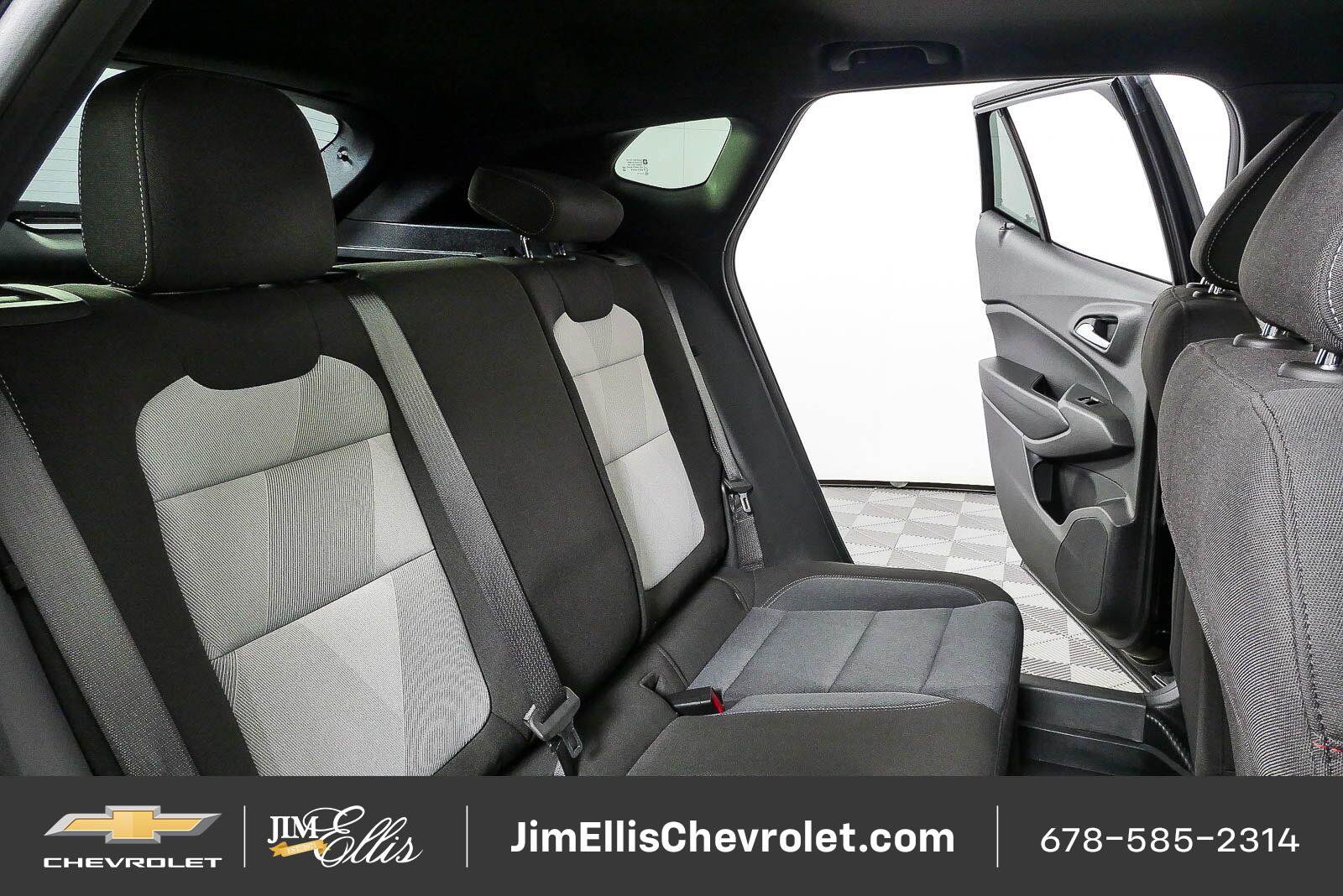 Certified 2025 Chevrolet Trax RS w/ Sunroof Package FWD image 19