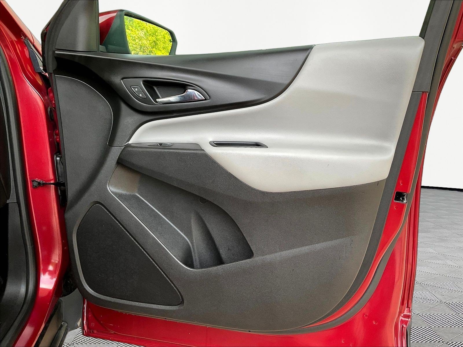 Used 2019 Chevrolet Equinox LT FWD image 26