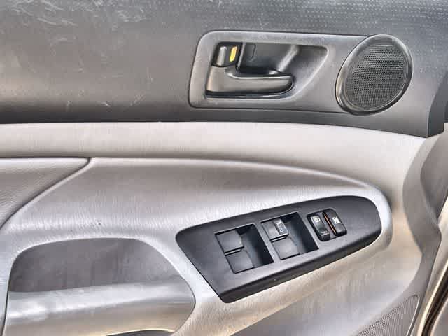 Used 2014 Toyota Tacoma PreRunner w/ Convenience Package RWD image 28