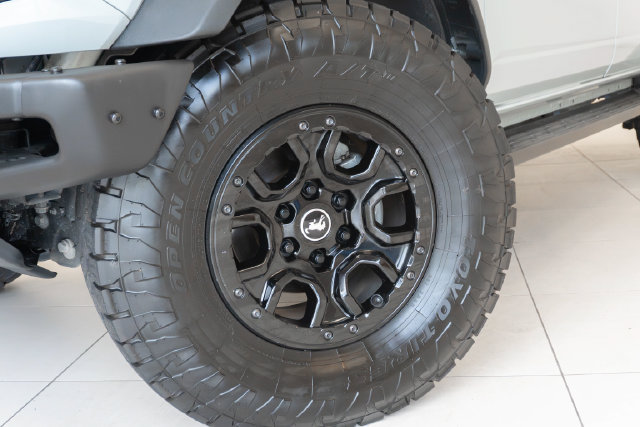 Used 2021 Ford Bronco Outer Banks w/ Sasquatch Package AWD/4WD image 2