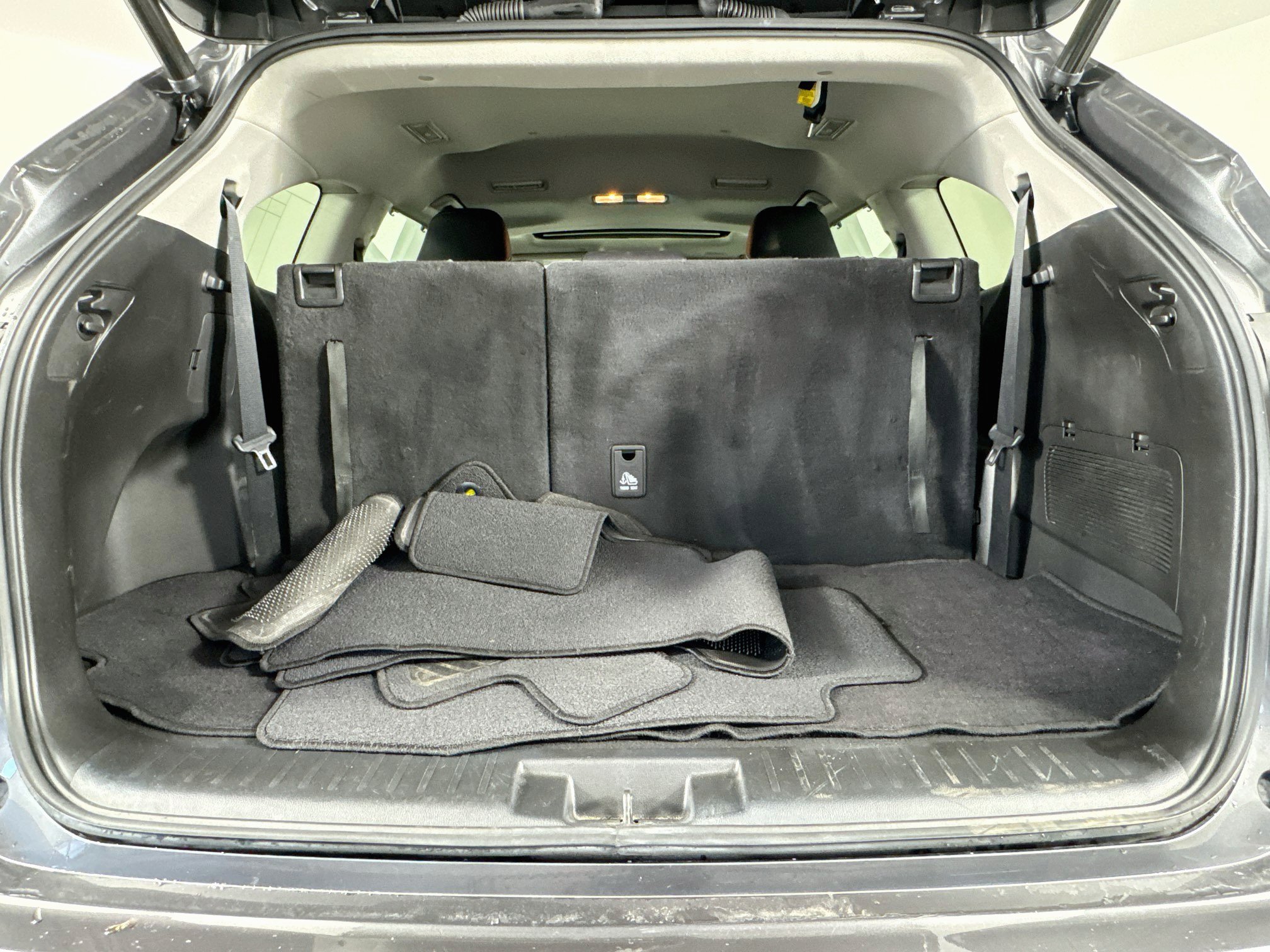 Used 2022 Toyota Highlander XLE AWD/4WD image 27