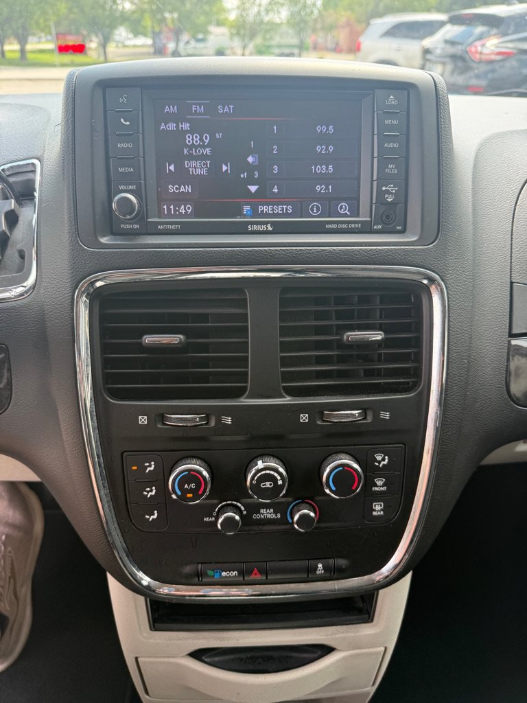 Used 2018 Dodge Grand Caravan SE w/ UConnect Hands-Free Group FWD image 27
