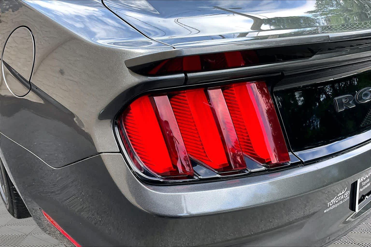Used 2015 Ford Mustang Coupe w/ Equipment Group 051A RWD image 29
