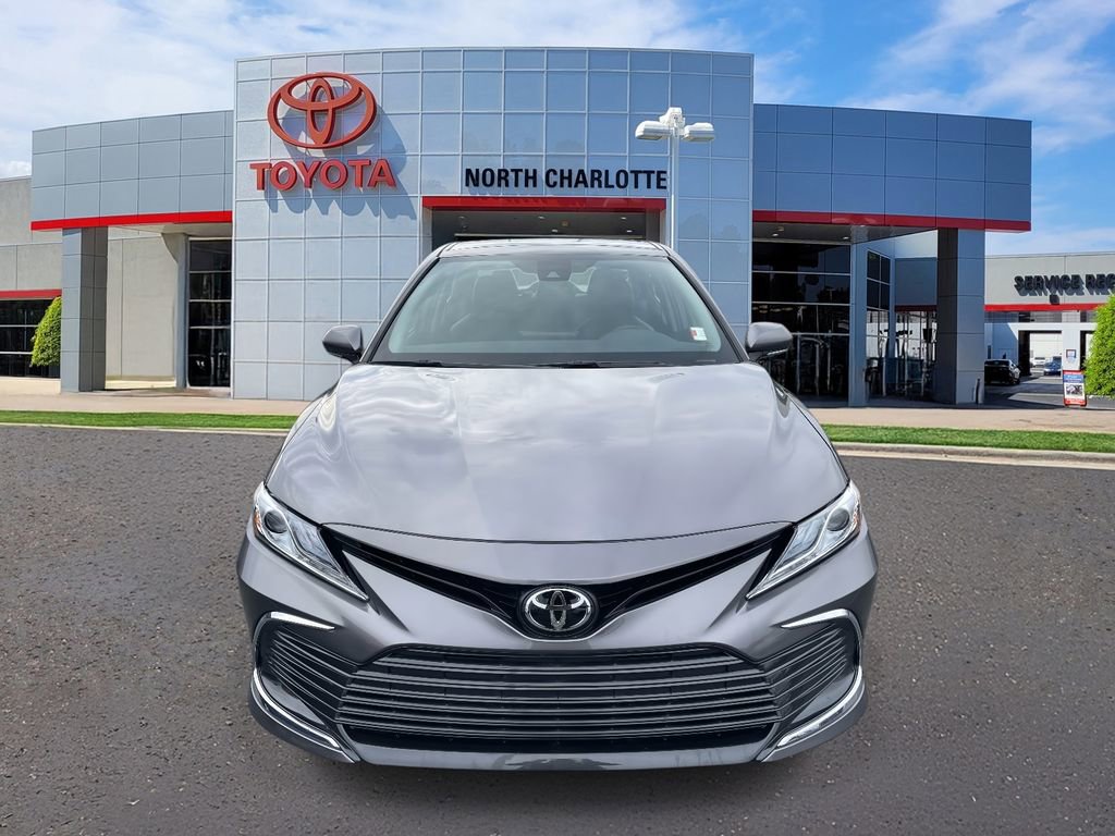 Used 2024 Toyota Camry XLE w/ Cold Weather Package image 5