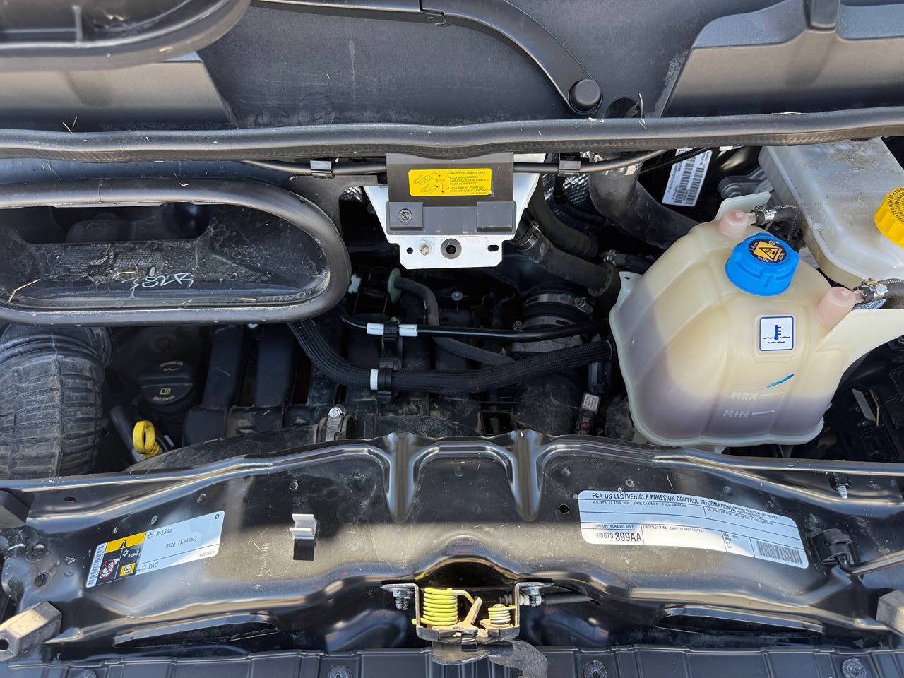 Used 2025 RAM ProMaster 2500 w/ Convenience Group FWD image 9