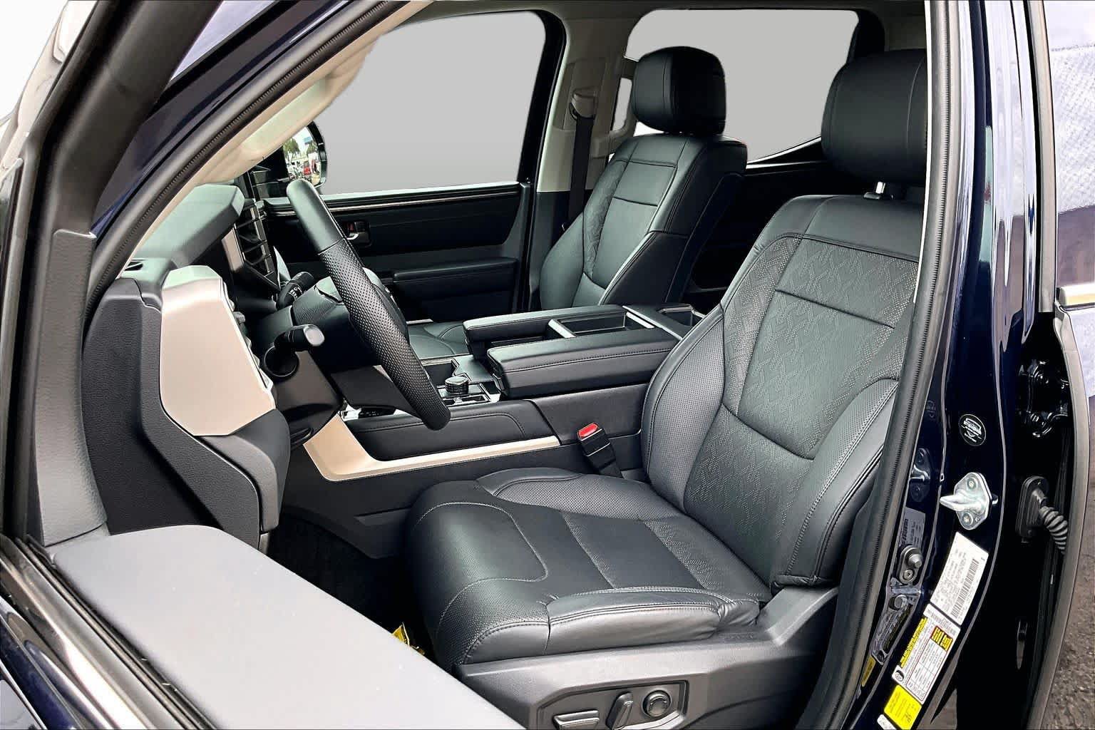 Used 2024 Toyota Tundra Limited AWD/4WD image 7