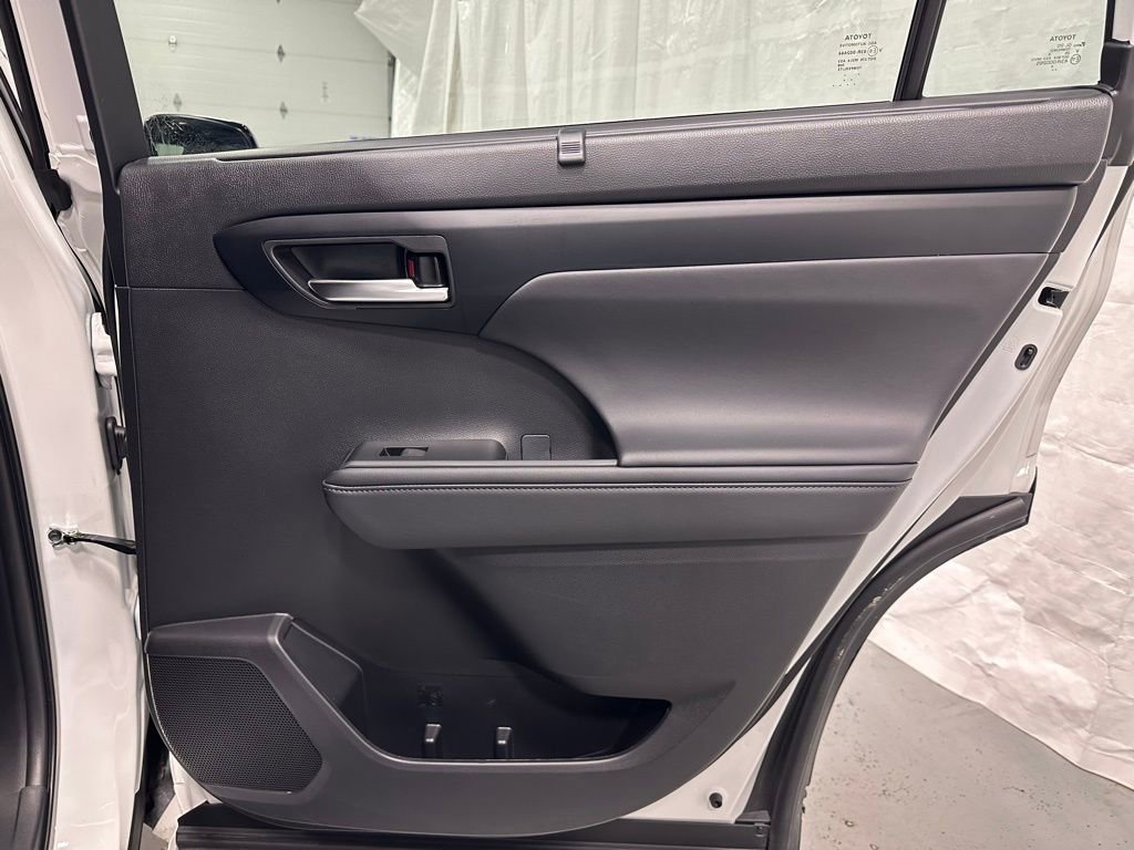Used 2025 Toyota Highlander XSE image 52