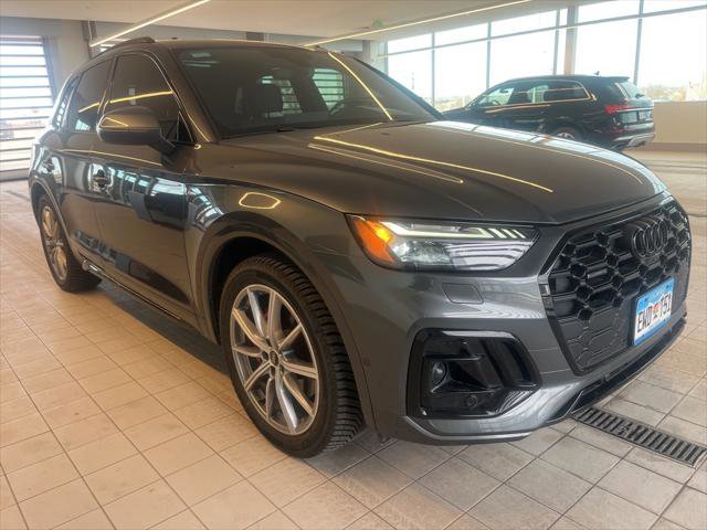 Certified 2025 Audi Q5 e Prestige image 2