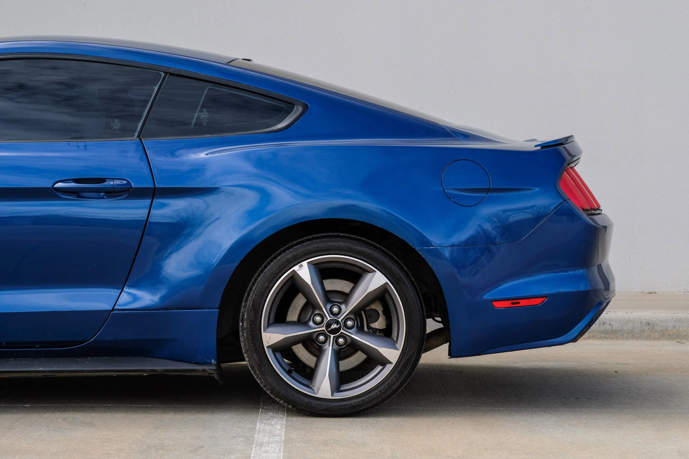 Used 2017 Ford Mustang GT image 10