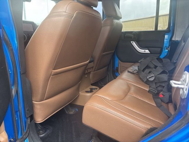 Used 2015 Jeep Wrangler Unlimited Sahara w/ Connectivity Group image 15