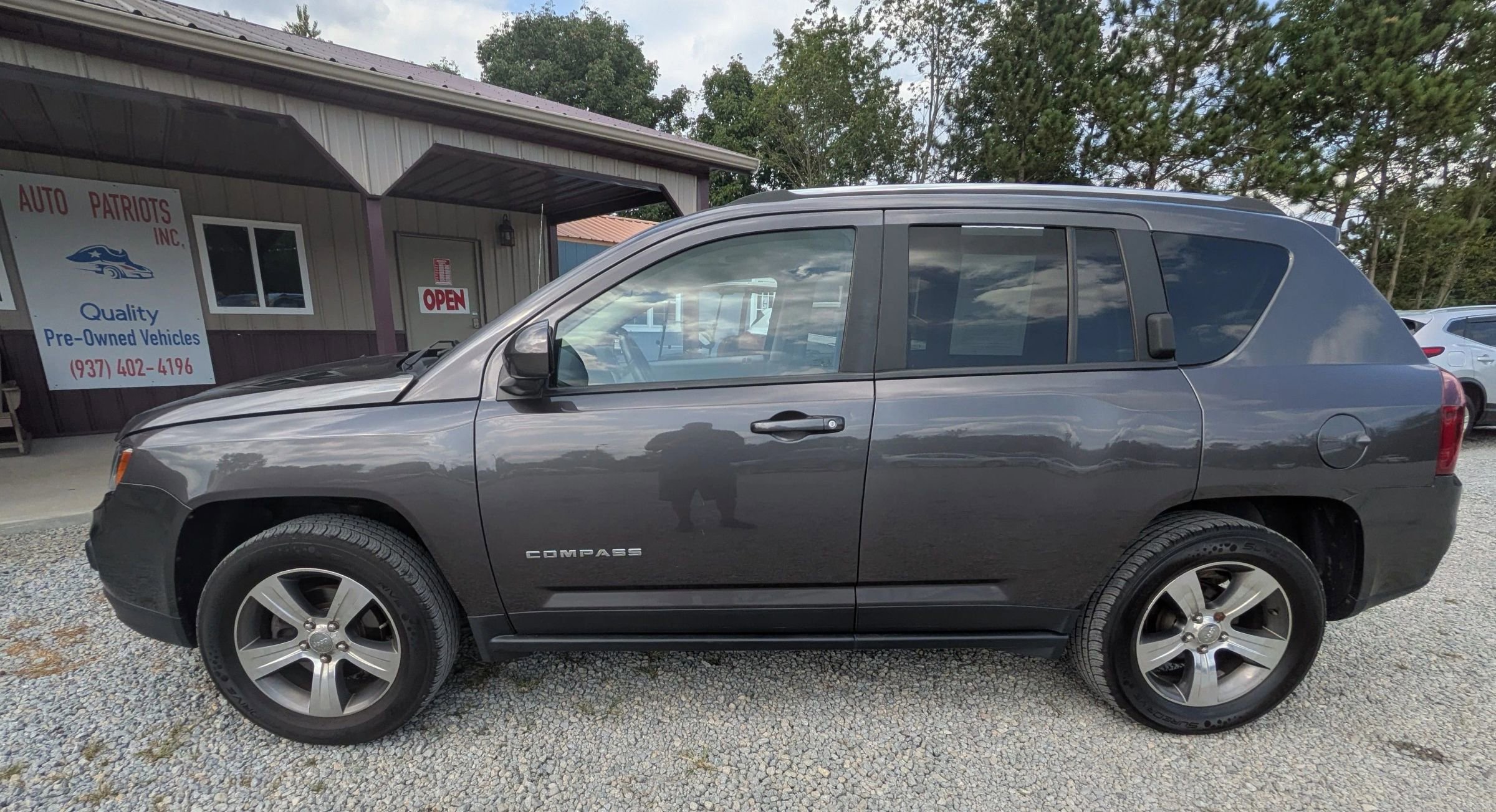 Used 2017 Jeep Compass High Altitude image 1