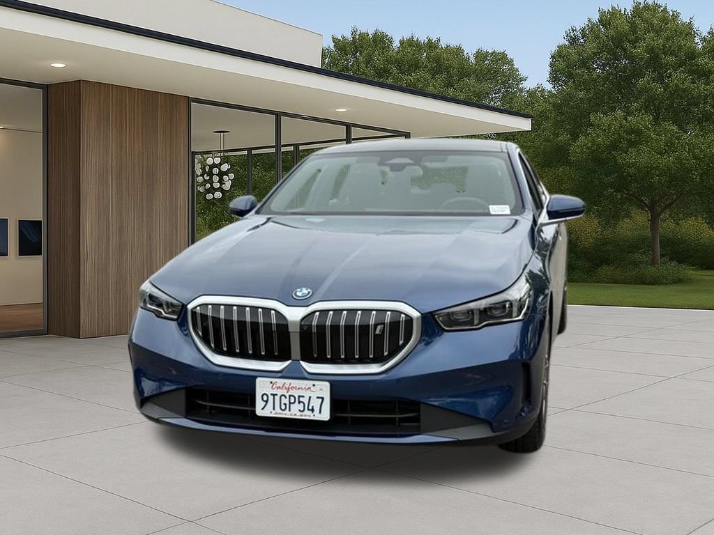 Used 2025 BMW i5 xDrive40 w/ Executive Package AWD/4WD image 3