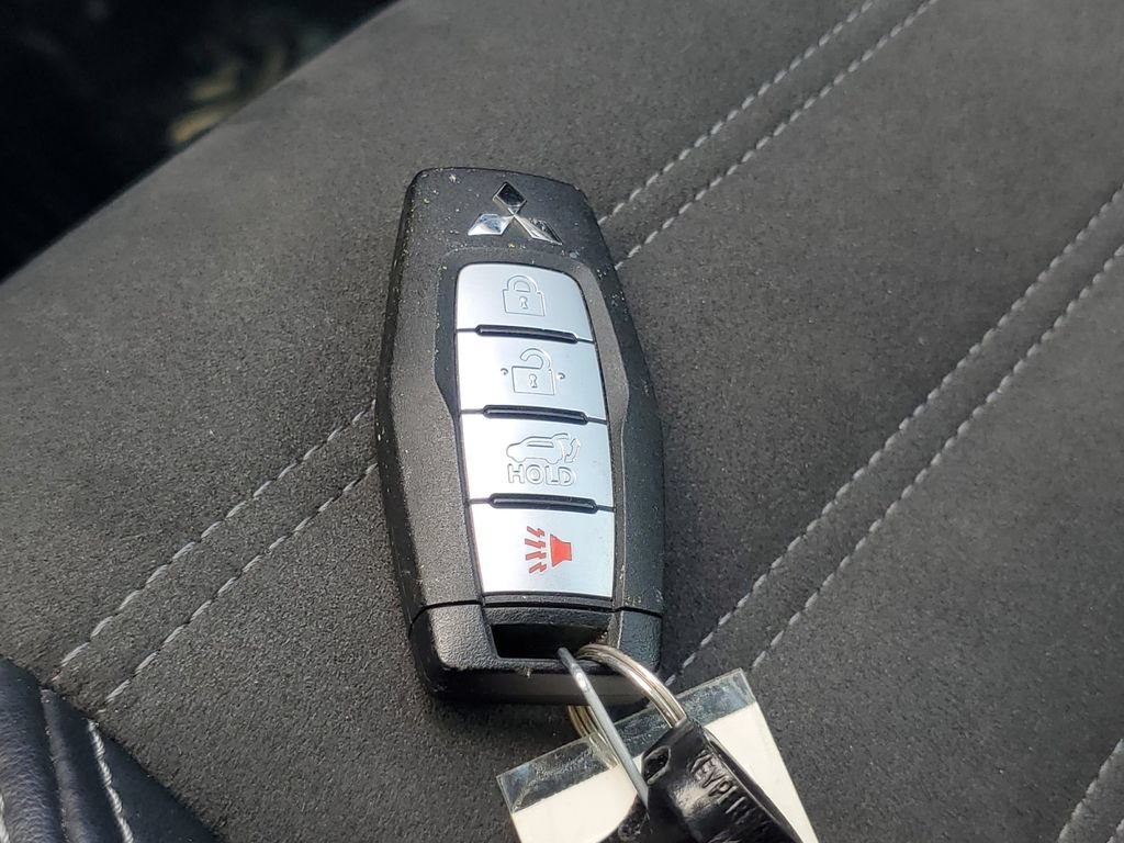 Used 2024 Mitsubishi Outlander SE FWD image 32