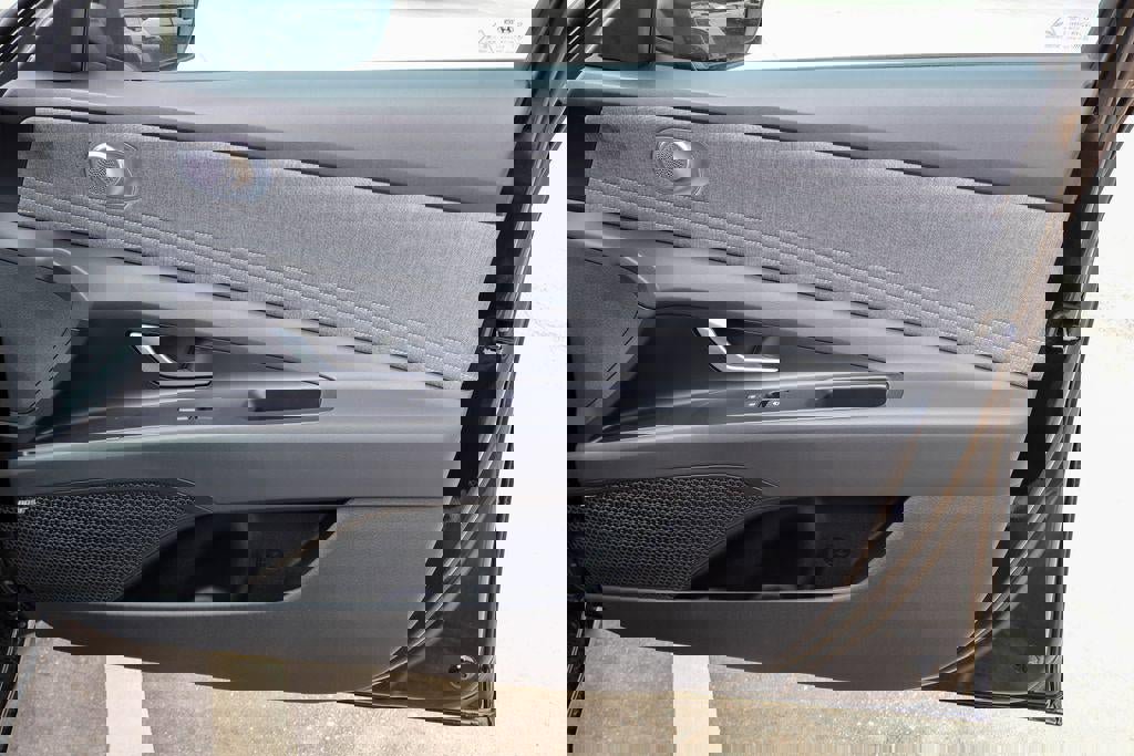 New 2026 Hyundai Elantra Limited image 12