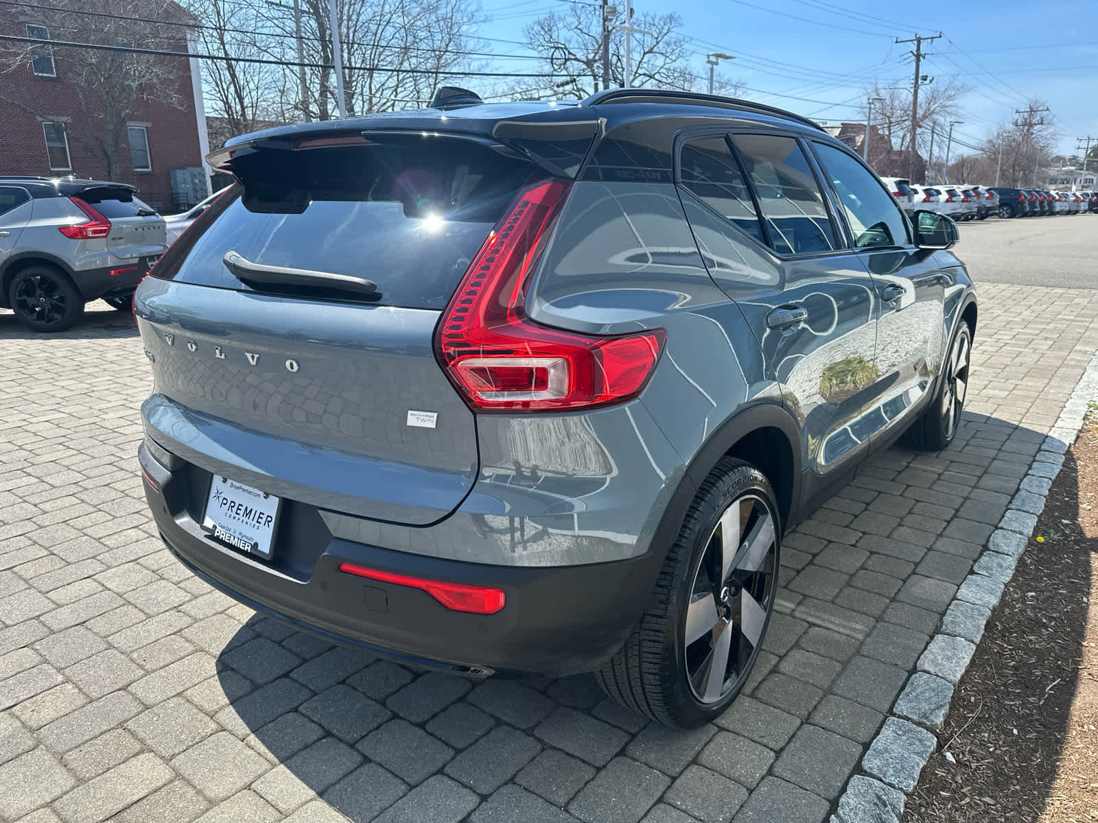 Used 2023 Volvo XC40 Recharge Ultimate w/ Protection Package Premier image 38