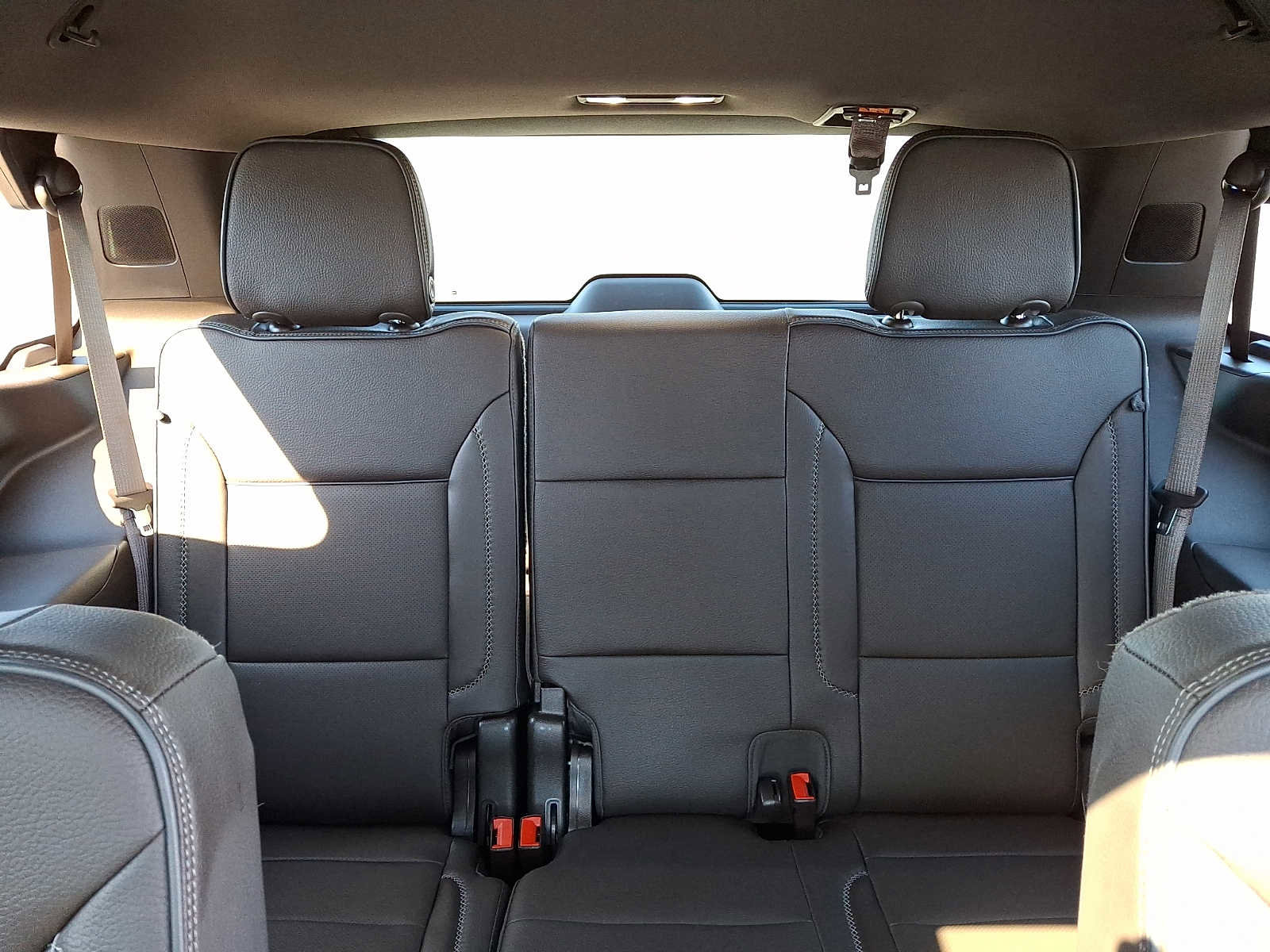 Used 2021 GMC Yukon Denali w/ Denali Premium Package image 11