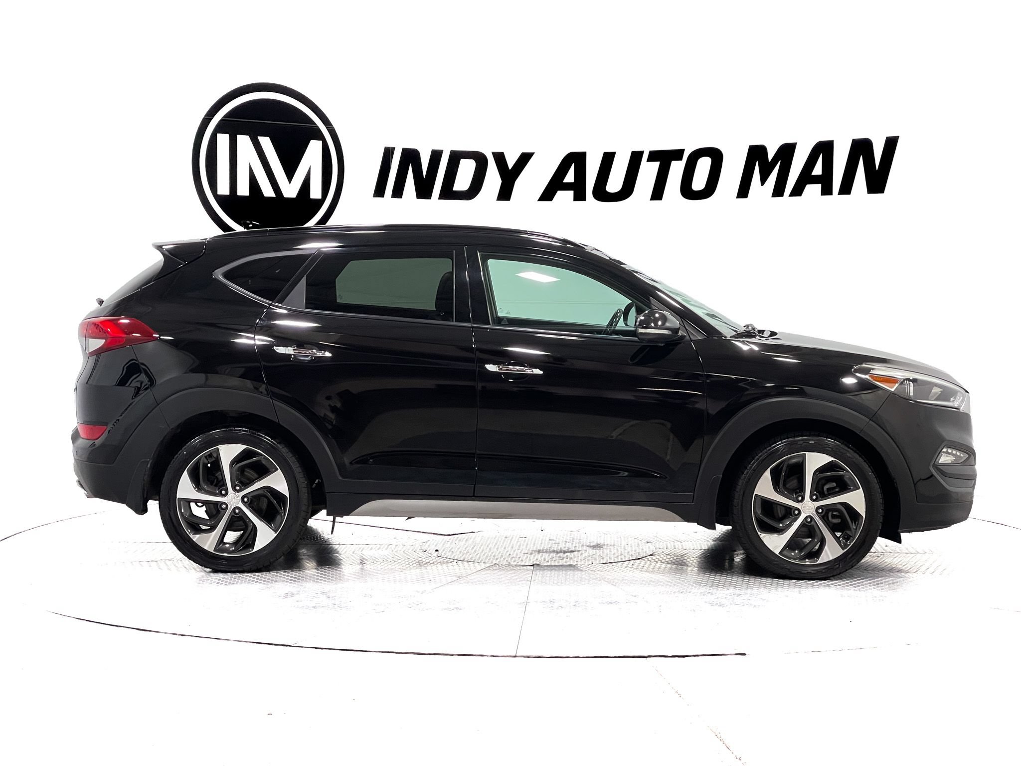 Used 2017 Hyundai Tucson Limited w/ Limited Ultimate Package 03 FWD image 3