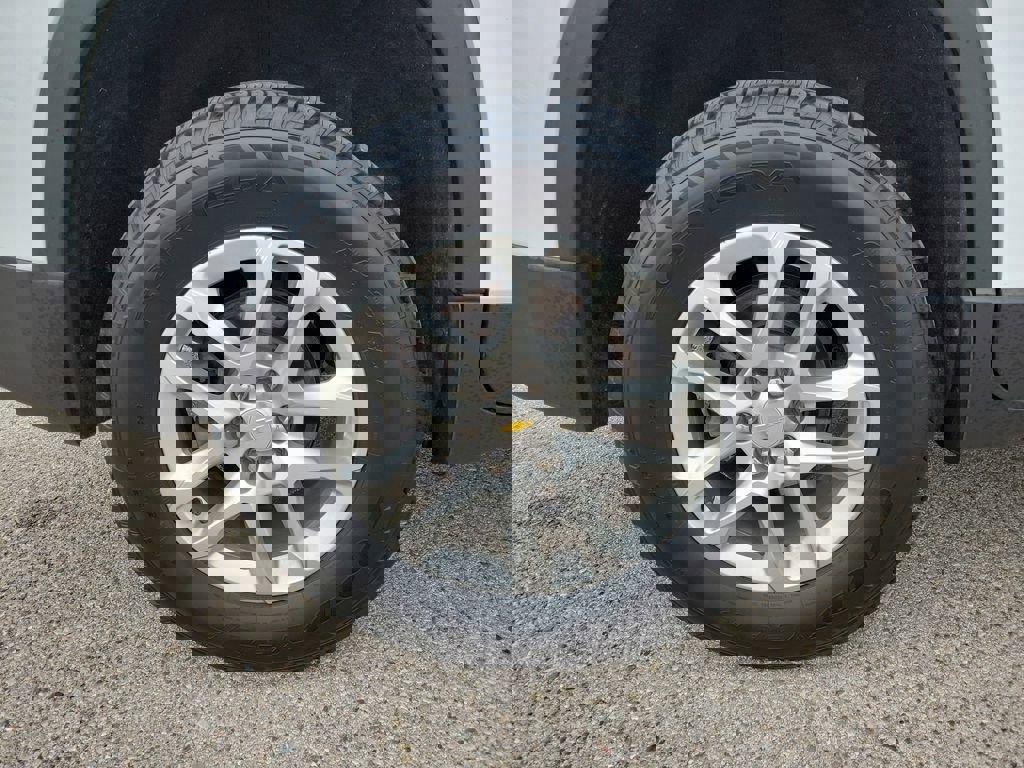 Certified 2020 Chevrolet Traverse LT w/ Driver Confidence II Package image 5