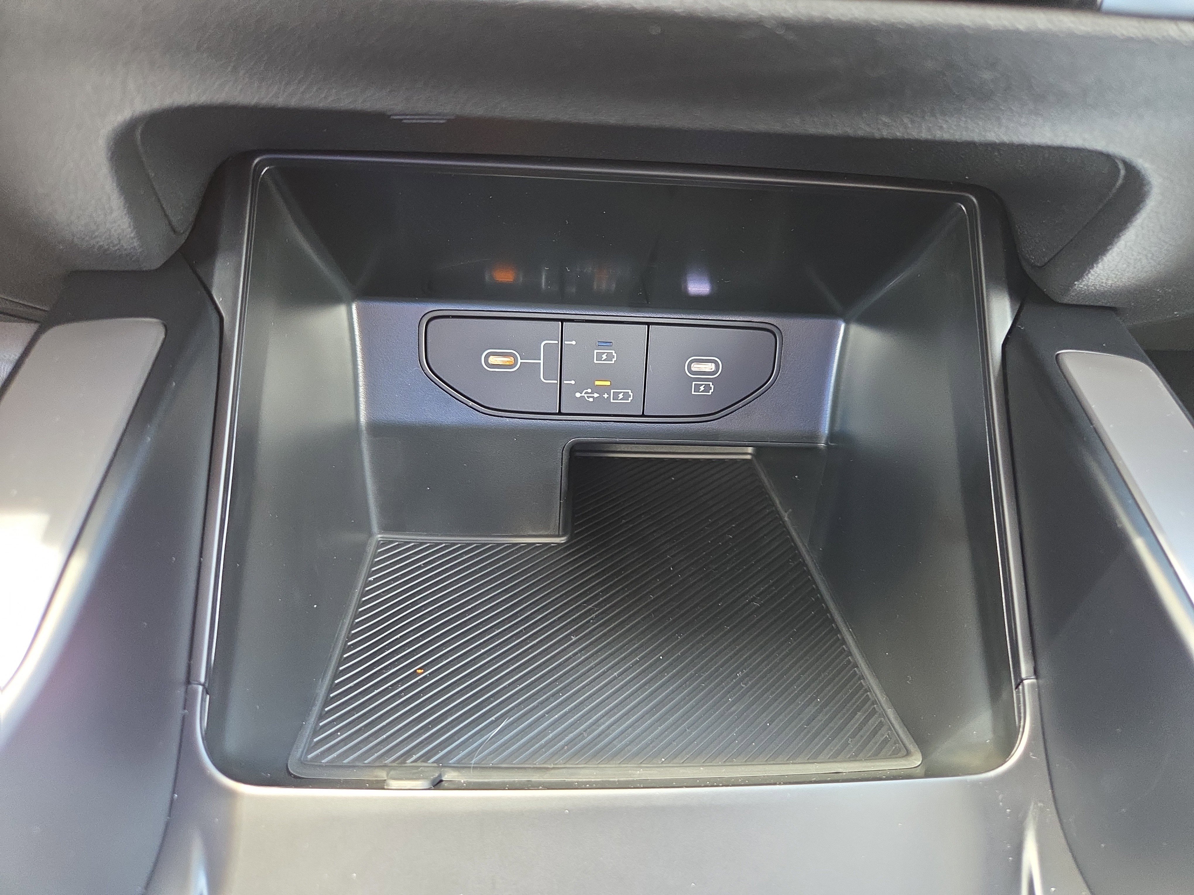 New 2025 Kia Sorento LX image 13