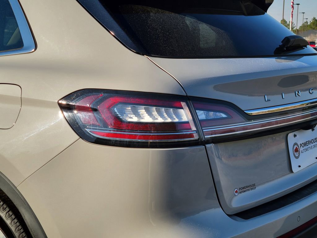 Used 2021 Lincoln Nautilus Reserve w/ Equipment Group 201A image 12